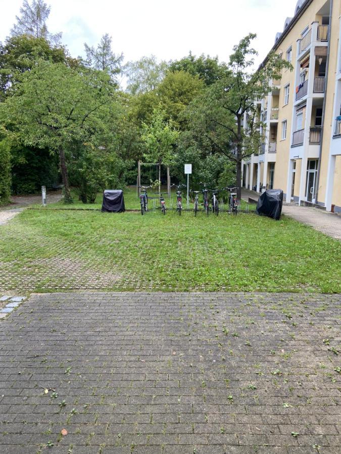Apartment Mit Garagenparkplatz An U-bahnstation *