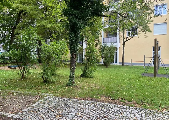 Wohnung Mit Garagenparkplatz An U-Bahnstation