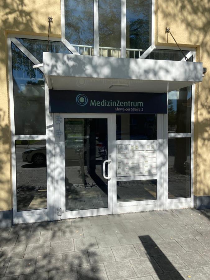 Mit Garagenparkplatz An U-bahnstation Munich